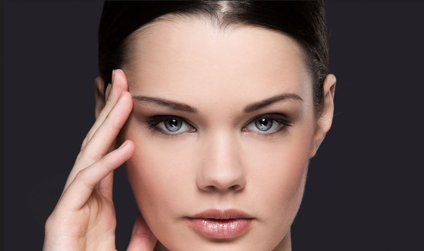 Are Skinny Eyebrows Back? Discover the Comeback of This Beauty Trend