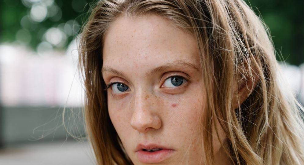 Hardly Have Any Brows? Fix Thin & Sparse Eyebrows By Doing This